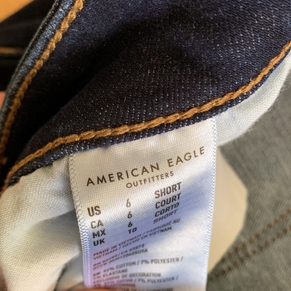 Brand new - no tag- AE size 6 short jeans super stretch - Picture 5 of 6